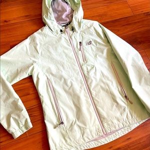 New Balance Windbreaker/Water repellent coat. New.